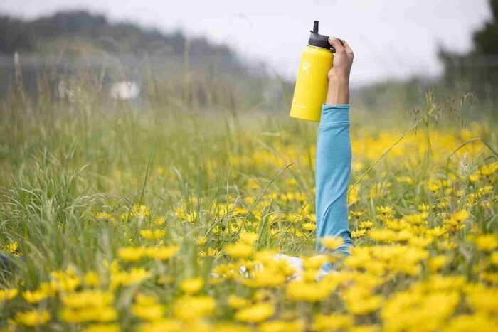 Hydro Flask Vacuum Insulated Stainless Steel Water Bottle Wide Mouth with Straw Lid (White, 32-Ounce) | Choice Wholesales